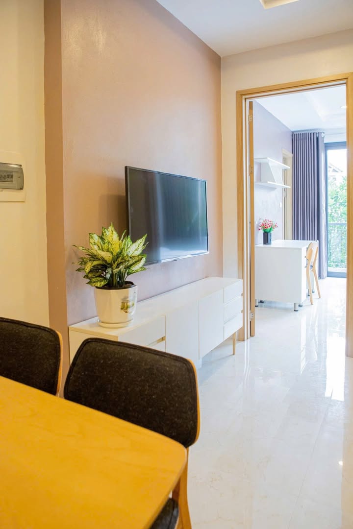 Căn hộ CCMN Tứ Liên 2 ngủ 2 WC giá 11 triệu - Thiết kế hiện đại, chỉ việc vào ở!