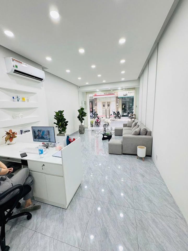 Cho thuê nhà mặt tiền kinh doanh Nguyễn Hồng Đào, Tân Bình 72m² - Vị trí sầm uất, thích hợp nhiều loại hình kinh doanh!