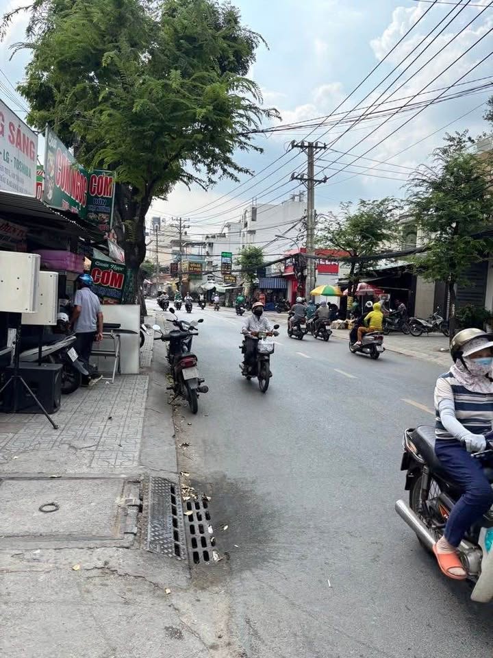 Bán nhà mặt tiền Hà Huy Giáp, Q.12 - 315m² - Kinh doanh sầm uất, giá tốt!