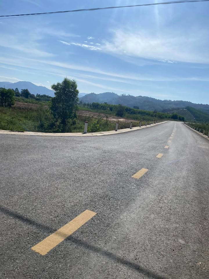 Đất thổ cư Đạ Huoai 720m² giá 580 triệu - Đường nhựa rộng thoáng mát!