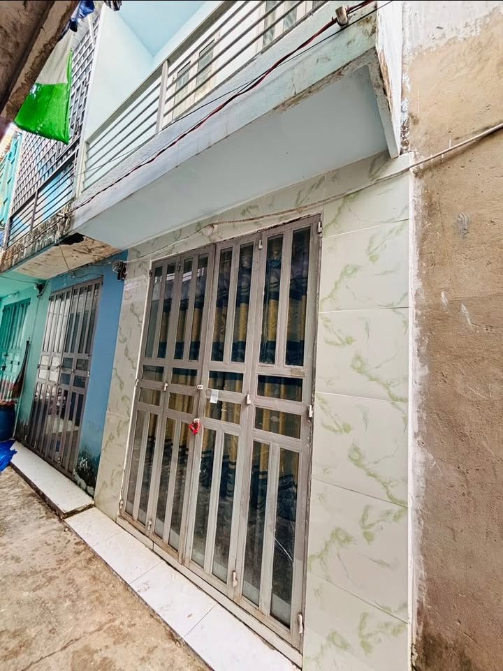 Nhà bán Hóc Môn 24.5m² giá 355 triệu - Cần tiền gấp!