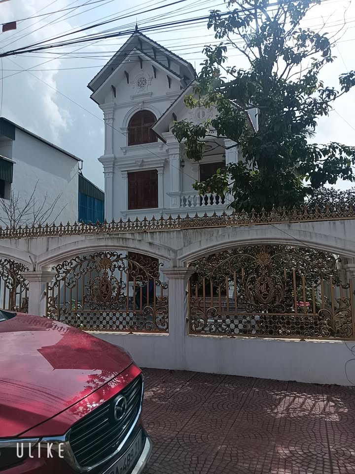 Biệt thự Townhouse 200m² tại Hưng Yên giá chỉ 7 tỷ - Vị trí đắc địa, ô tô đỗ thoải mái!