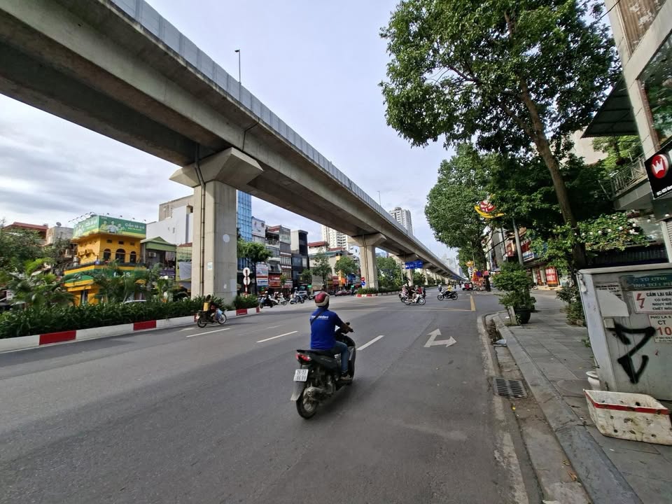 Nhà mặt phố Quang Trung Hà Đông 100m² giá chỉ 30 tỷ - Kinh doanh sinh lời!