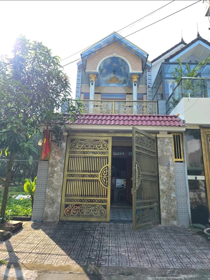 Nhà phố 1 trệt 1 lầu 99.2m² tại KDC Biconsi, Dĩ An - Giá 5.29 tỷ thuận tiện cho gia đình!