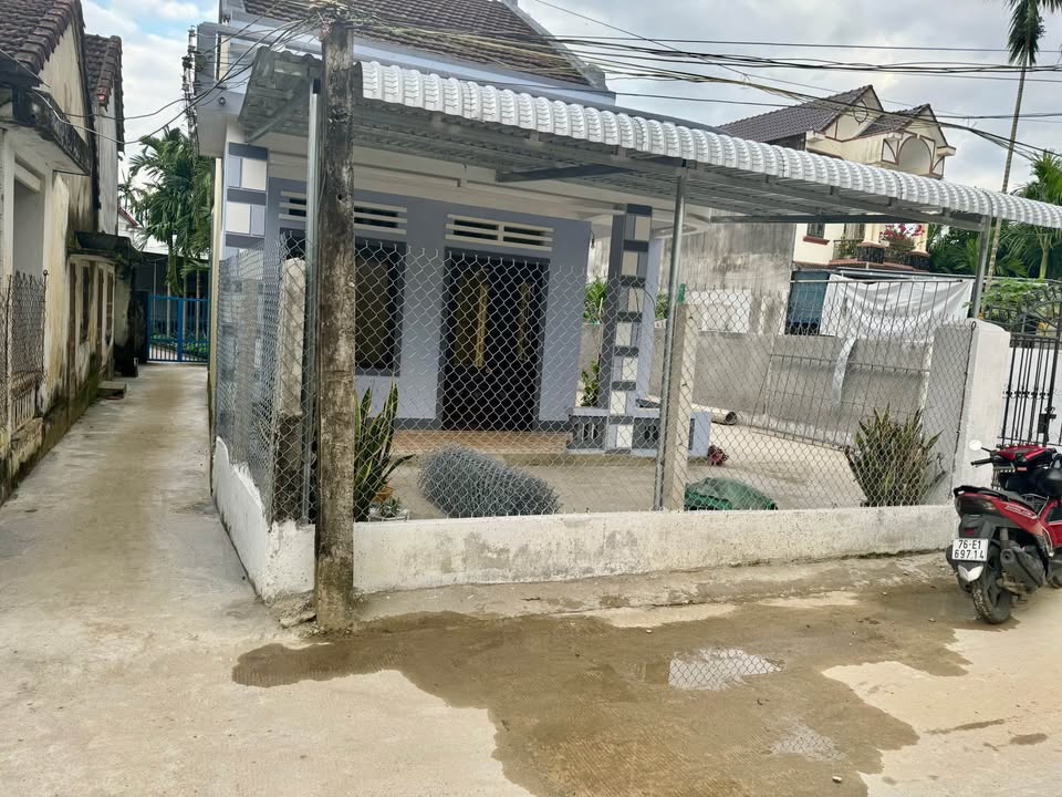 Nhà chính chủ Tư Nghĩa 140m² giá 1.29 tỷ - Sân ô tô thoải mái!