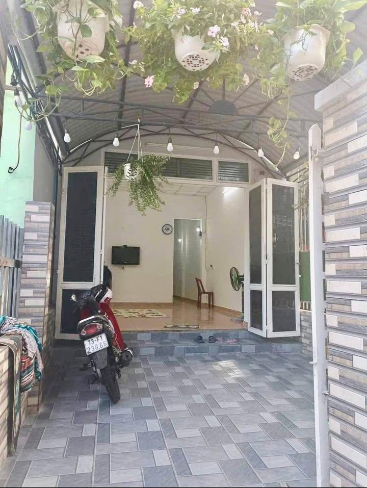 Nhà cho thuê tại 93 Nguyễn Công Hoan, Cẩm Lệ - Giá 6 triệu/tháng, sân rộng thoáng mát!