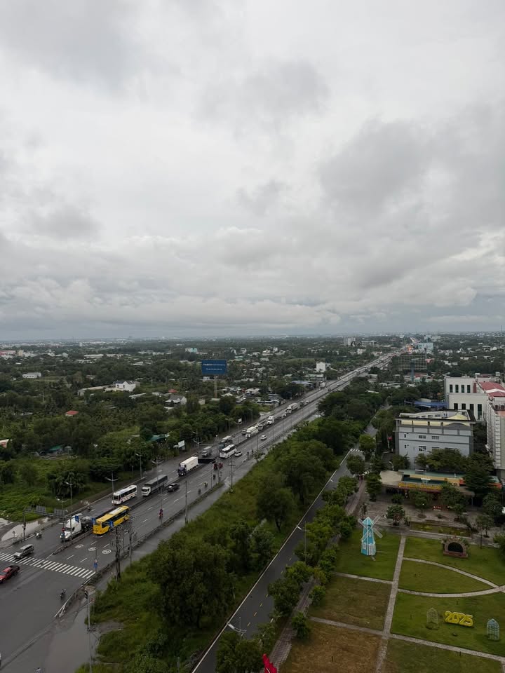 Căn hộ WestGate Bình Chánh 85m² giá 3.51 tỷ - Sổ hồng sẵn, ban công góc mát mẻ!