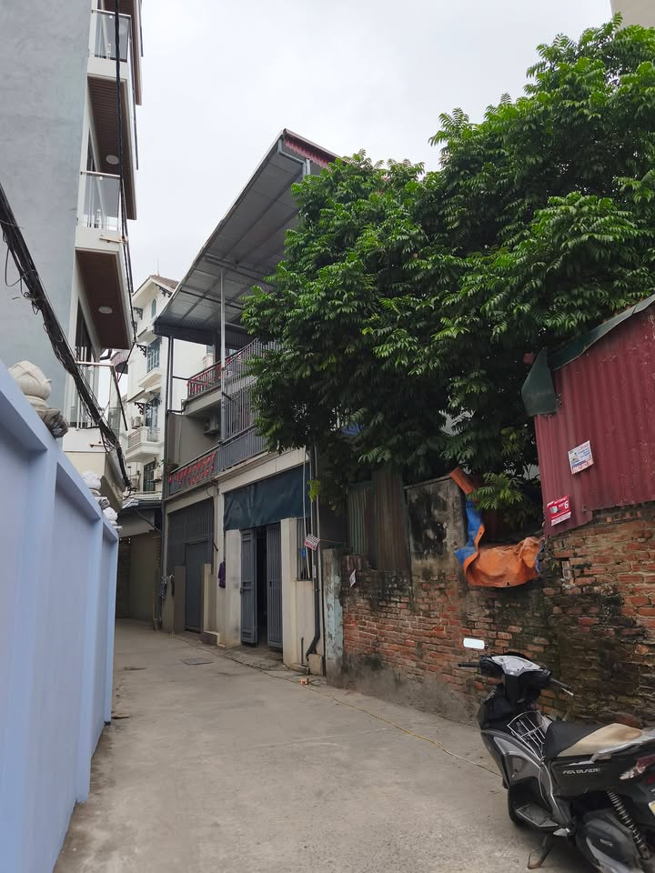 Đất Cự Khối Long Biên 70m² giá 9.6 tỷ - Đầu tư tiềm năng ngay trung tâm!