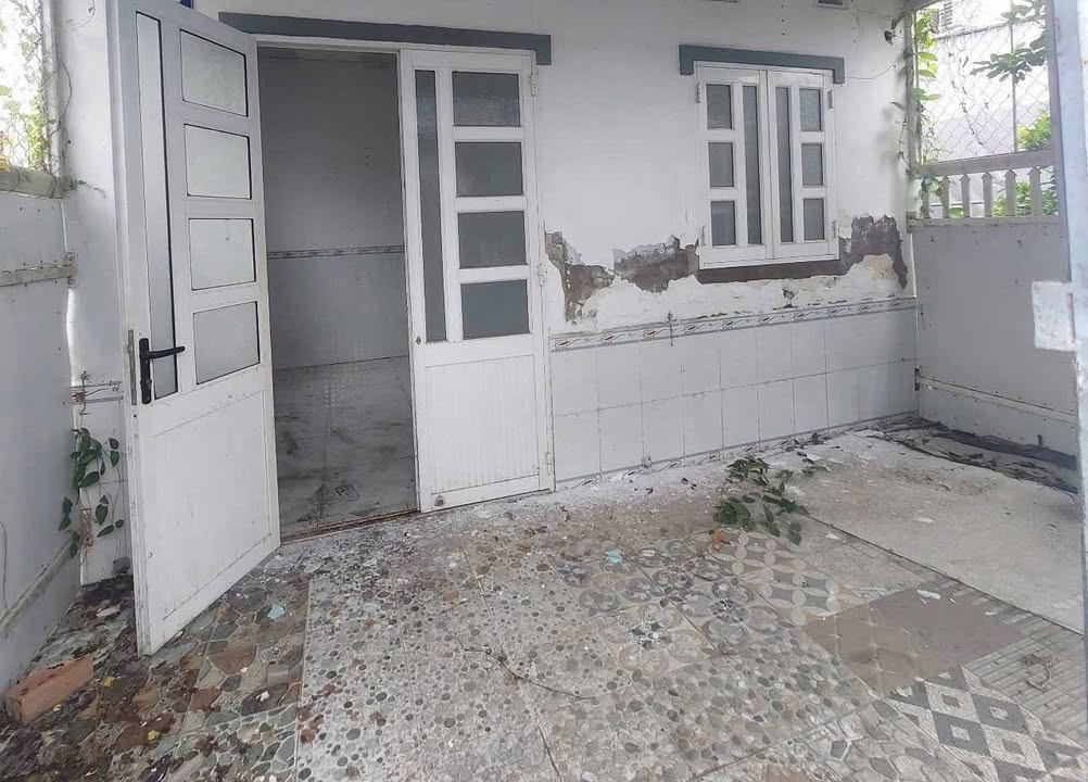 Nhà mặt tiền Trần Hưng Đạo, Mỹ Xuyên 2 triệu/tháng - Tiện lợi gần chợ!