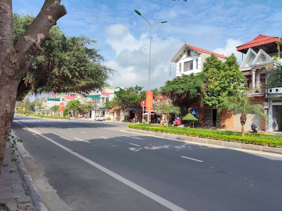 Nhà 3 tầng mặt chợ Quảng Thọ 88m² giá 3 tỷ - Kinh doanh sầm uất!