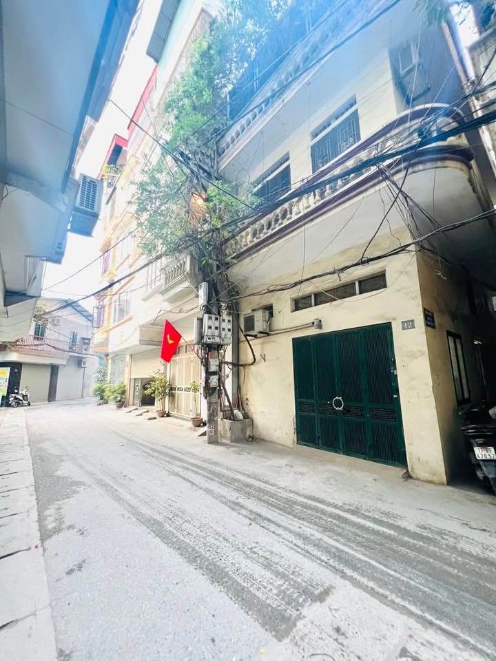 Nhà phân lô quân đội Hoàng Văn Thái, 40m² giá 16 tỷ - Ô tô đỗ cửa, kinh doanh thuận lợi!