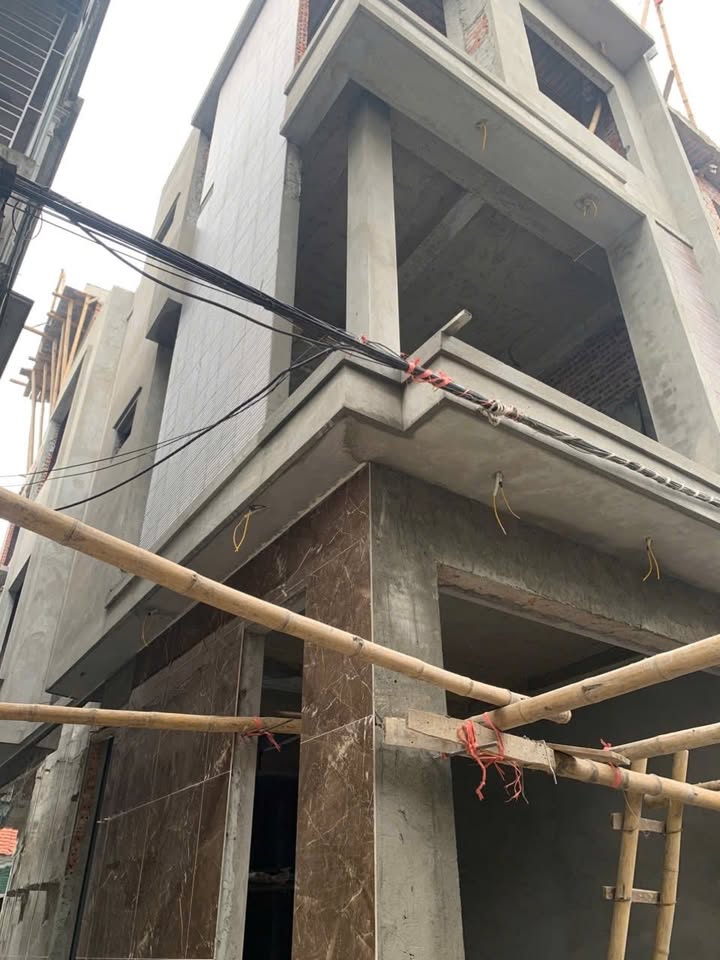 Nhà 3 tầng Phú Lạc, Phú Xuân 40m² giá 1 tỷ - Thiết kế hiện đại, gần trường học!