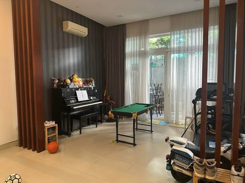 Nhà 3 tầng kiệt ô tô đường 2/9, phường Bình Hiên, quận Hải Châu, 139m² - Gần công viên APEC!