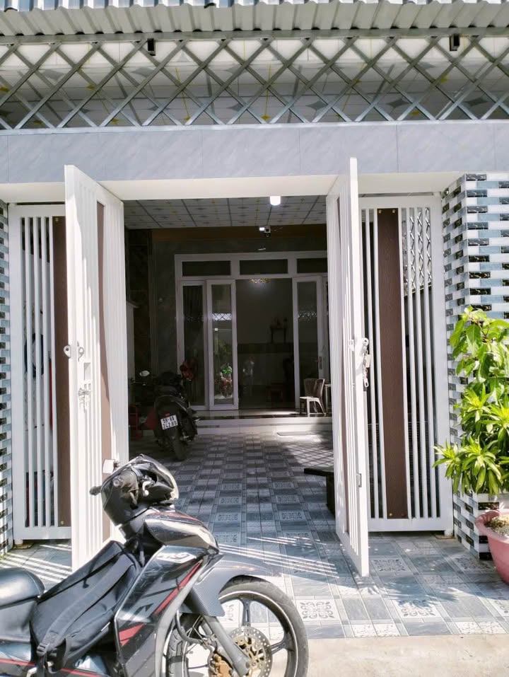 Nhà bán hẻm 43 Nguyễn Văn Linh, Long Hoa 125m² giá 1.3 tỷ - Chính chủ cần bán gấp!
