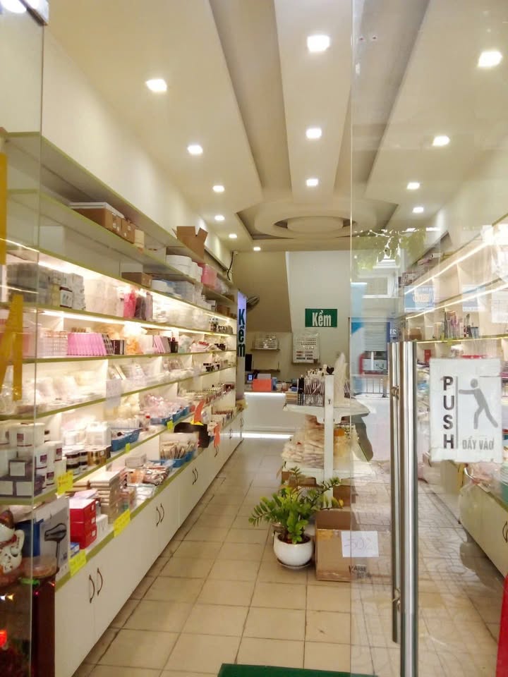 Cho thuê mặt bằng mặt tiền đường Lý Thái Tổ, Quận 3, 36m² - Vị trí đắc địa cho kinh doanh!