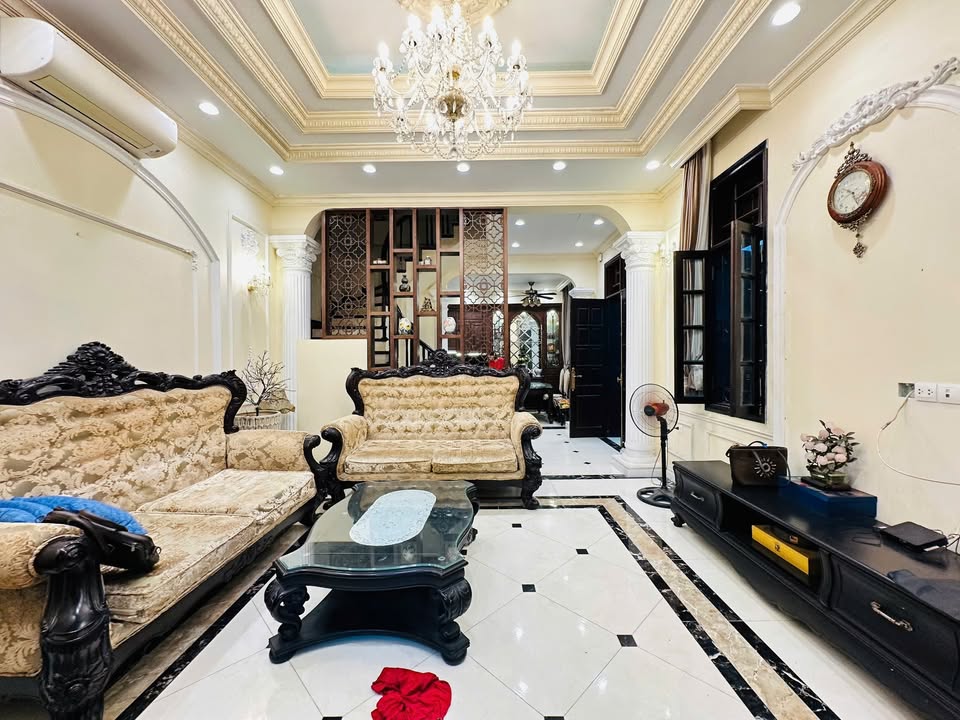 Nhà riêng Hoàng Đạo Thành, Thanh Xuân 80m² giá 29.5 tỷ - Full nội thất, ô tô vào tận nơi!