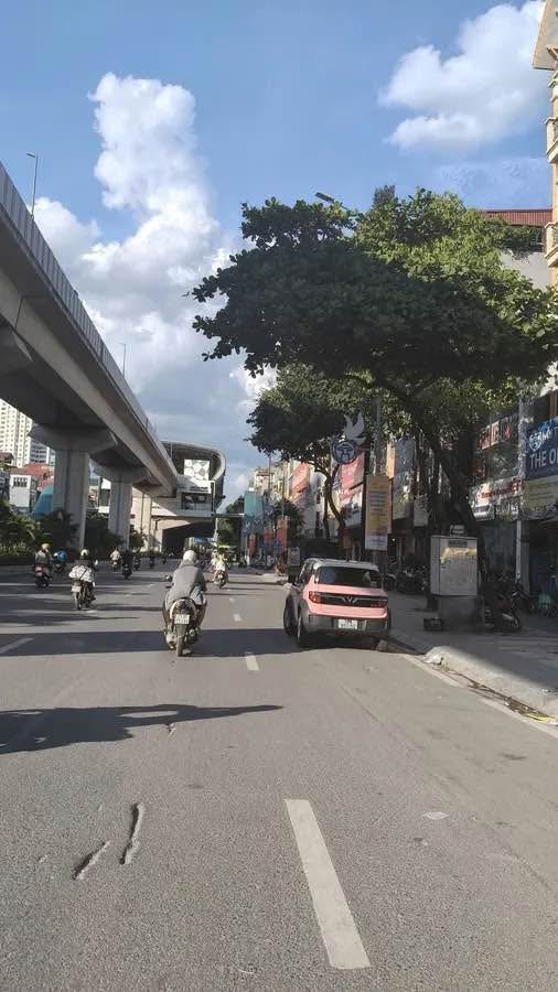 Bán nhà mặt phố Quang Trung Hà Đông 37m² giá 13.2 tỷ - Kinh doanh sầm uất!