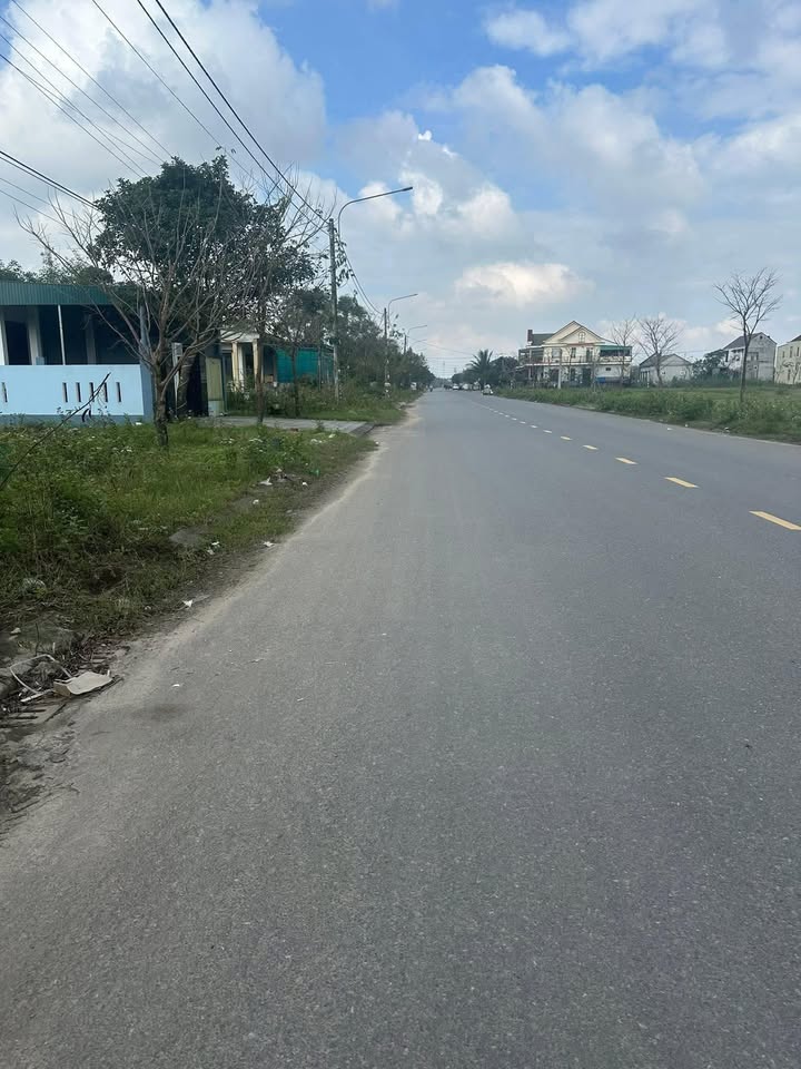 Đất nền mặt tiền đường Trường Chinh, Ái Tử, 232m², giá 1.8 tỷ - Đầu tư sinh lời ngay!