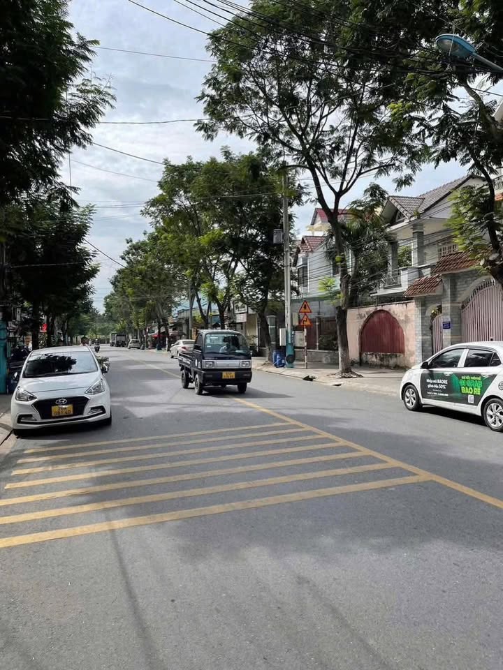 Bán Mặt Tiền Phạm Hữu Lầu, Dĩ An, 119m² giá 9.5 tỷ - Đầu tư sinh lời cao!