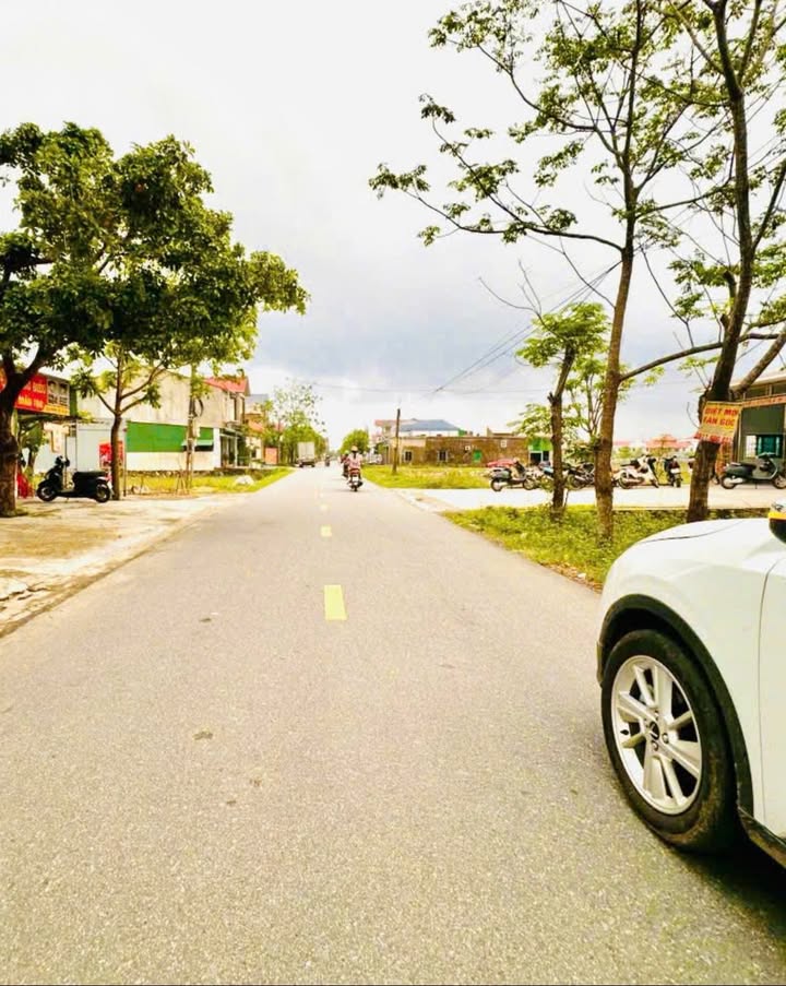 Lô đất kinh doanh mặt đường liên xã Mai Phụ, Lộc Hà 199.6m² giá 3.4 tỷ - Cơ hội đầu tư tốt!