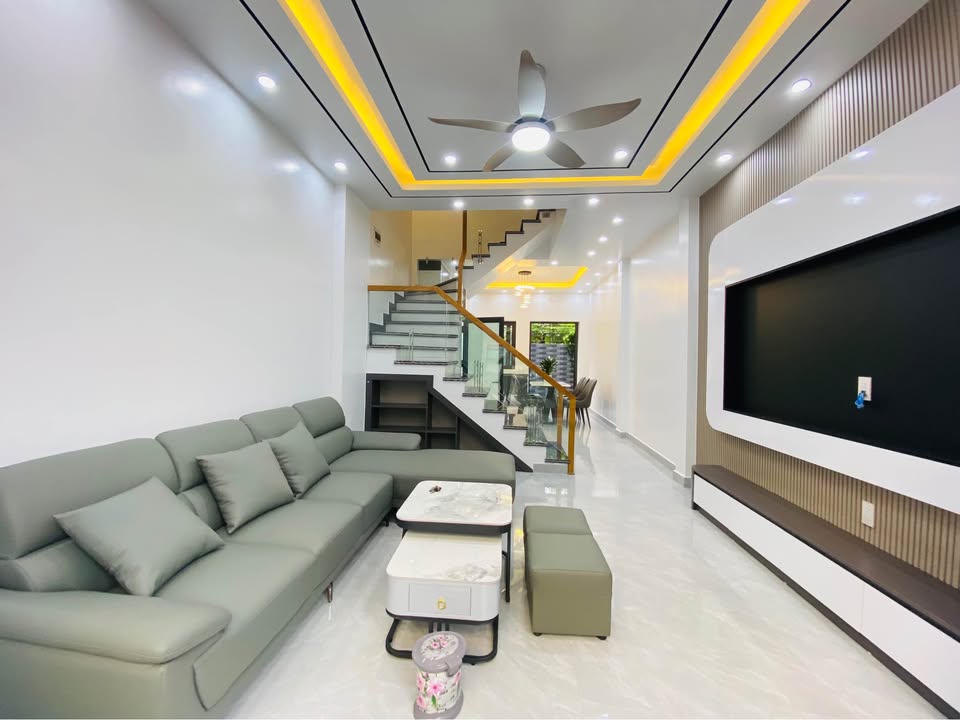 Nhà phố Thiên Lôi, Vĩnh Niệm 62m² giá 4.35 tỷ - Sân cổng riêng, đầy đủ nội thất!