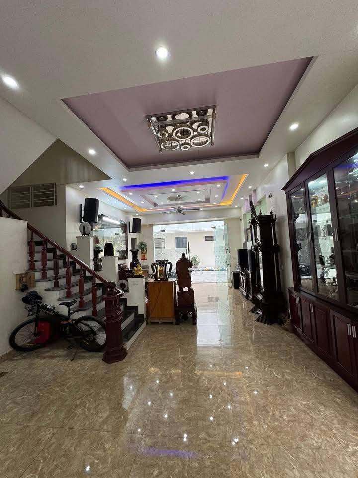 Nhà 3 tầng lô góc 3 mặt tiền Trại Chuối, Hồng Bàng 62m² giá 5.5 tỷ - Đầu tư sinh lời hấp dẫn!