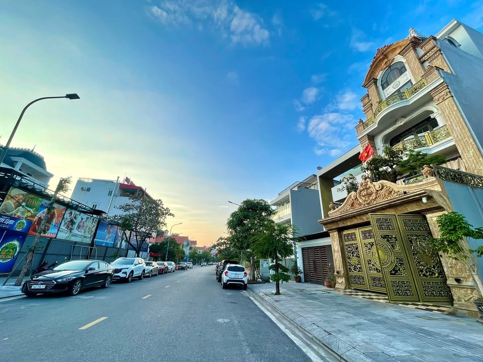 Townhouse Hạ Long 123m² giá 1.4 tỷ - Kinh doanh tốt ngay mặt tiền