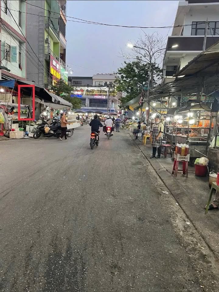 Nhà 3 tầng 200m² tại Đàm Văn Lễ, Bắc Ninh giá 15 tỷ - Đầu tư sinh lời cao với 27 phòng trọ!