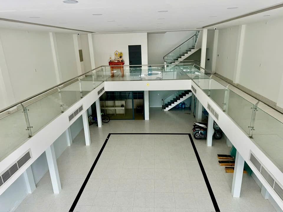 Bán FrontHouse 200m² mặt tiền đại lộ Hùng Vương - Sẵn Showroom đẹp, giá chỉ 10 tỷ!