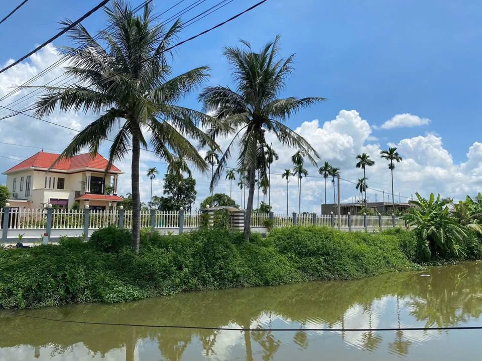 Đất nền Tiên Lãng 66.5m² giá 700 triệu - Mặt đường bờ kênh siêu đẹp!