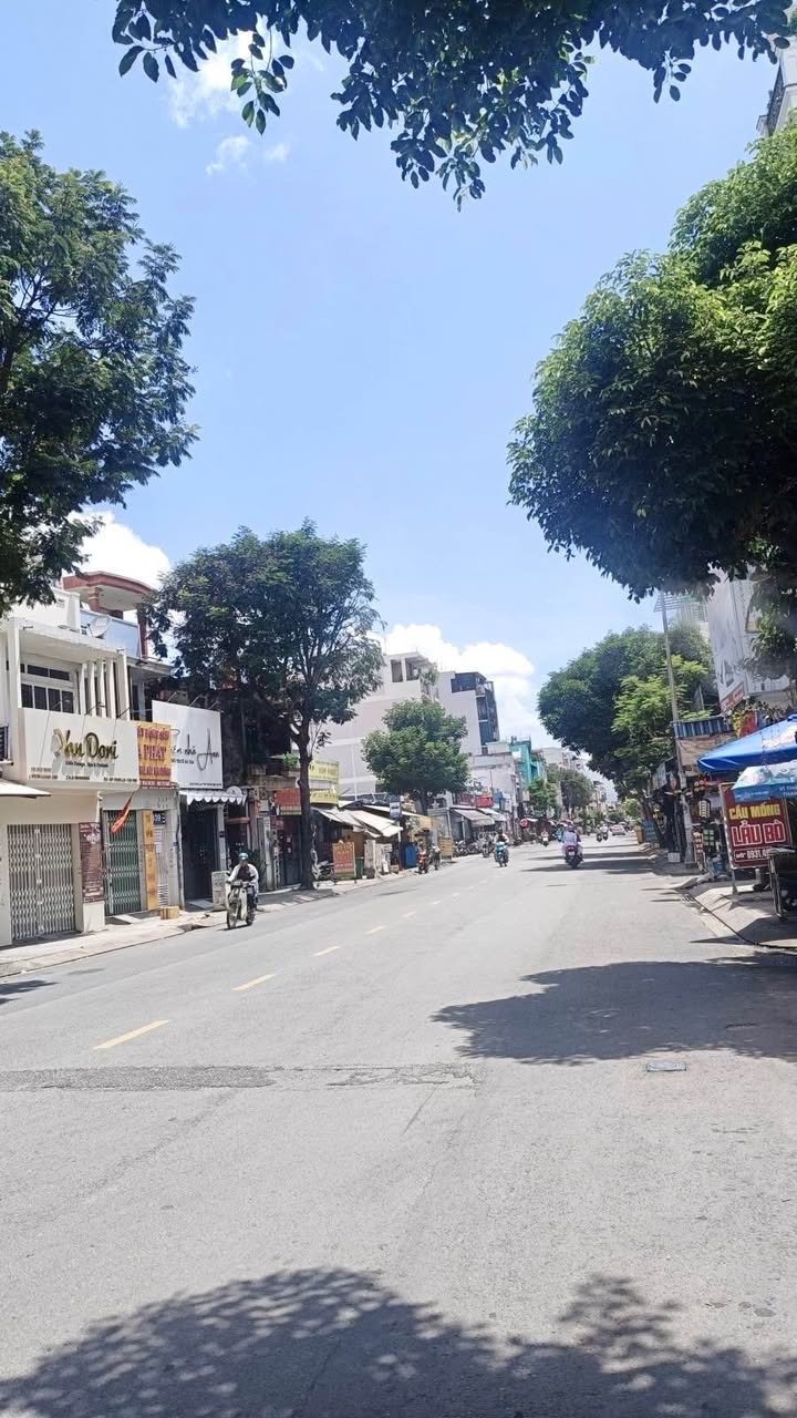 Mặt tiền Vườn Lài, Tân Phú 90m² giá 15 tỷ - Kinh doanh sầm uất ngay trục chính!