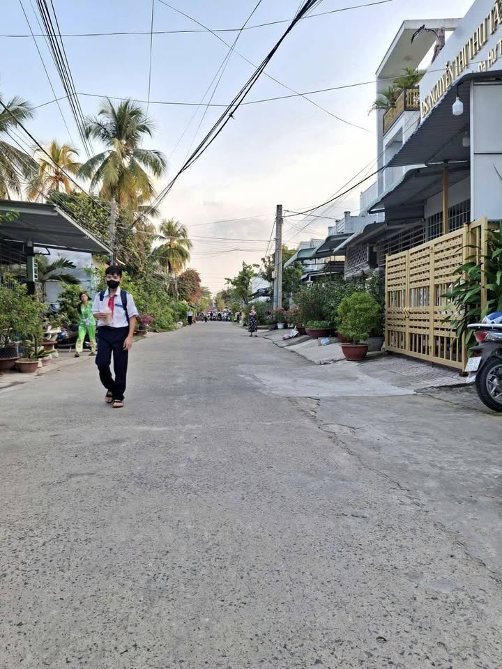 Nhà riêng 3 phòng ngủ Bình Thủy 75m² giá 2.799 tỷ - Pháp lý sổ hồng thổ cư!