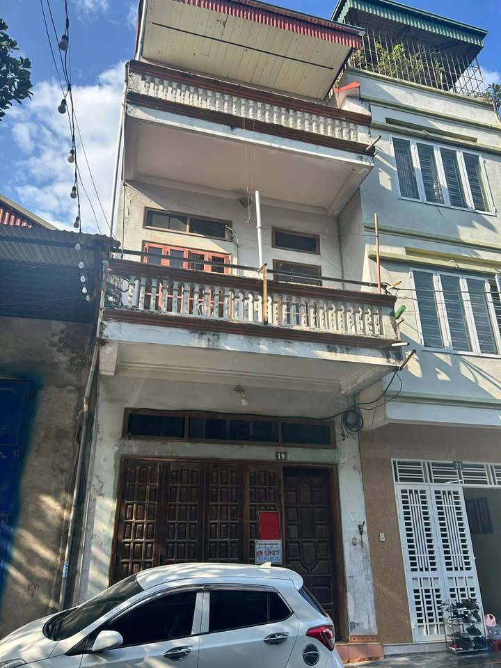 Nhà 3 tầng Đặng Dung - Phương Lâm 85.5m² giá 4 tỷ - Kinh doanh thuận lợi!