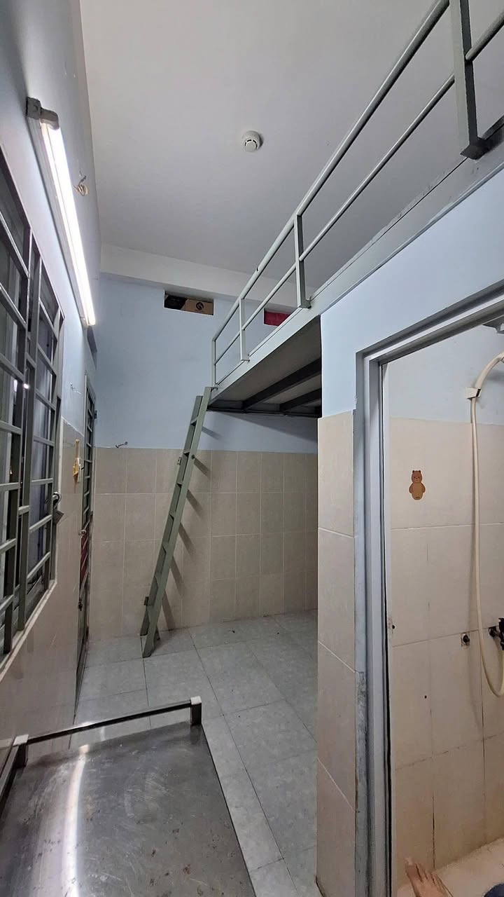 Phòng cho thuê 18m² tại 103 Hoàng Hoa Thám, Quận Tân Bình - Giá chỉ 2.9 triệu/tháng!