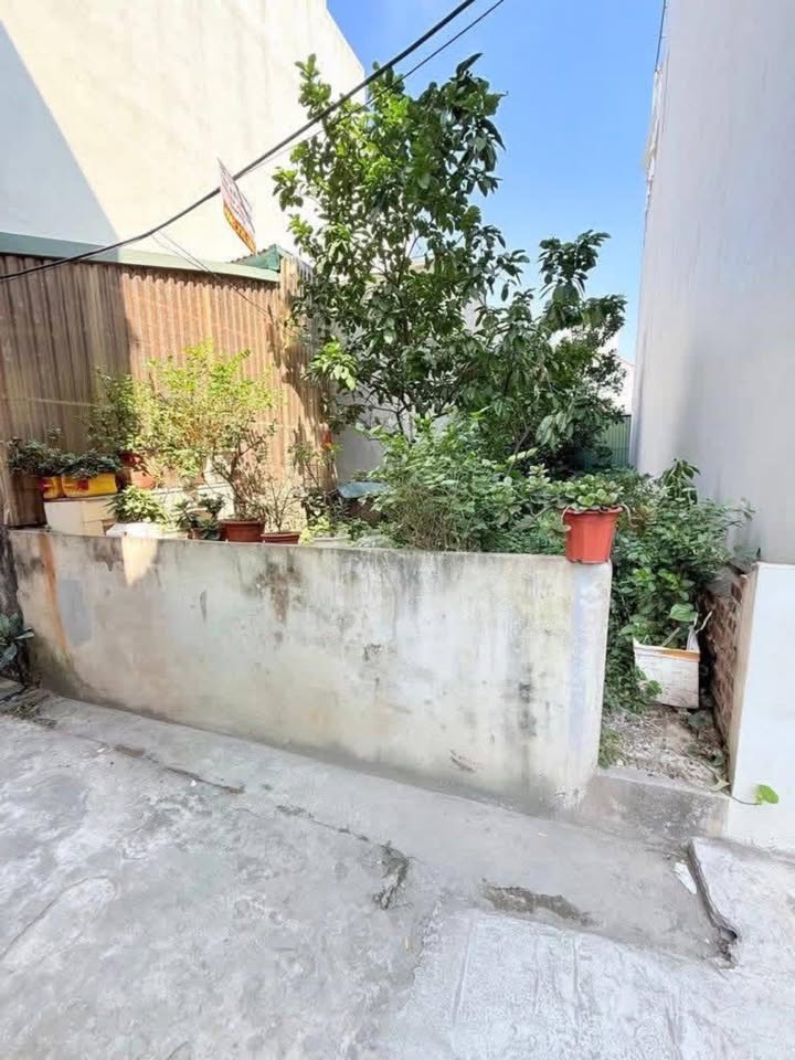 Đất Đông Dư Gia Lâm 60m² giá 5 tỷ - Sổ đỏ chính chủ, vị trí đẹp!