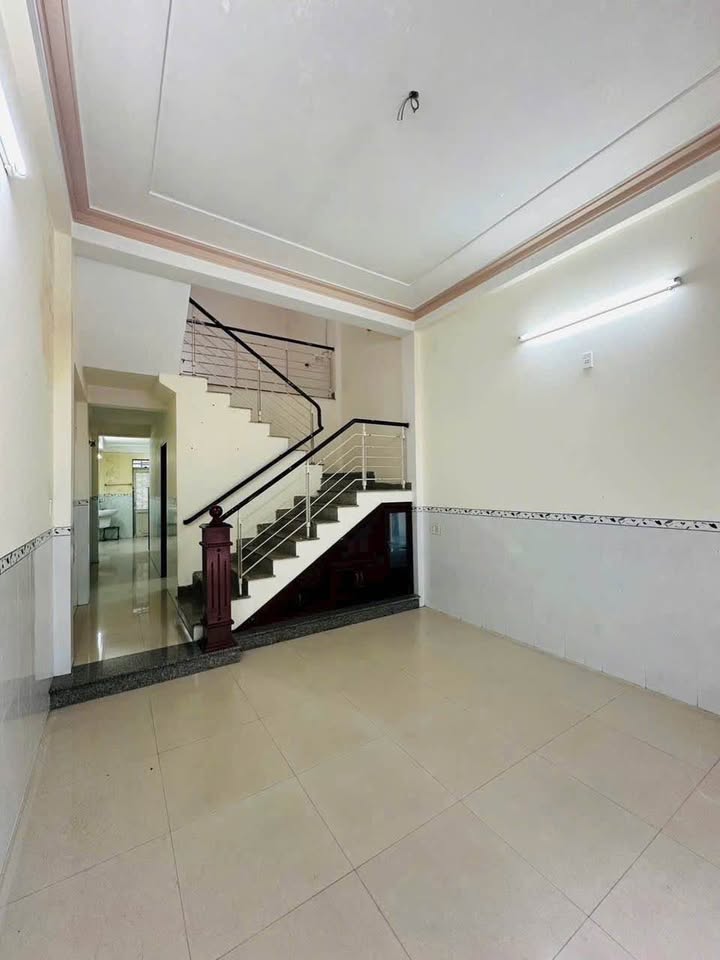 Nhà mặt tiền đường Nại Thịnh 6, quận Sơn Trà, 60m² giá 6.3 tỷ - Sát sông Hàn, hướng Đông Nam!