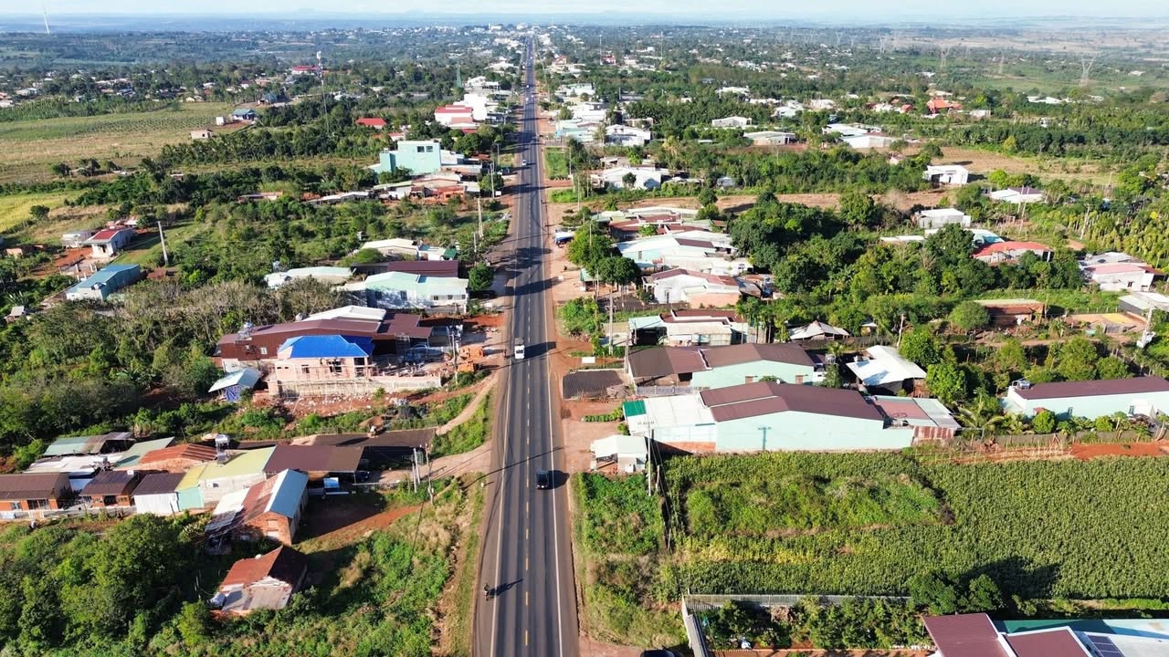 Đất nền Chư Sê Gia Lai 1000m² giá 2 tỷ - Hướng Đông, gần cổng chào!