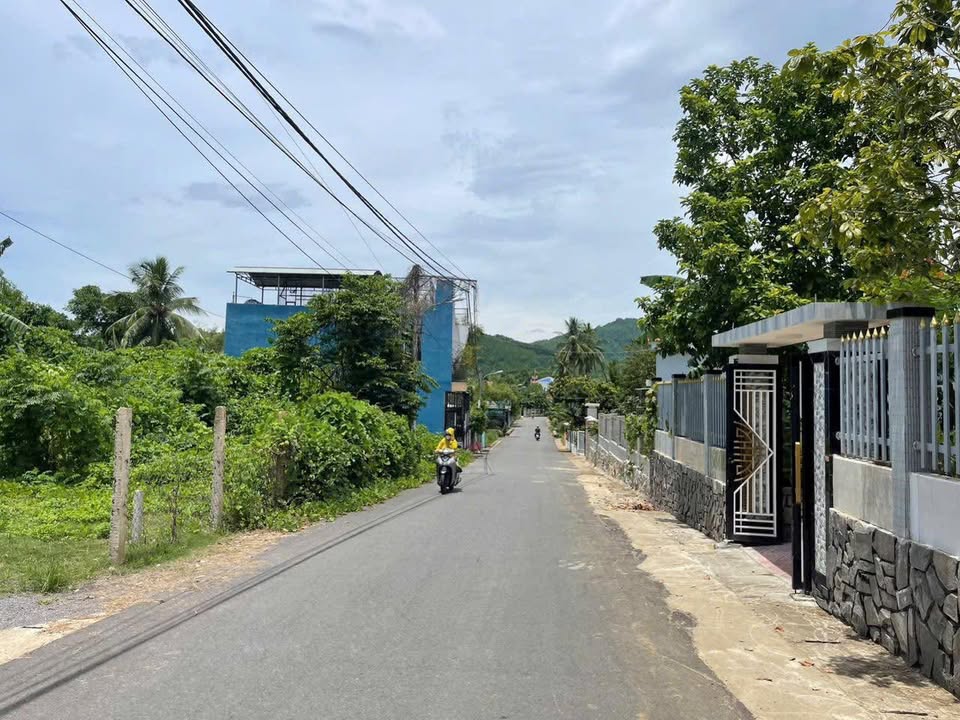 Đất nền 400m² mặt tiền đường Xuân Phú, phường Hòa Khánh - Giá thương lượng hấp dẫn!