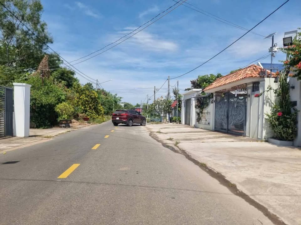 Đất mặt tiền 52A, Hòa Long, Bà Rịa 231.6m² chỉ 2.1 tỷ - Sổ đỏ chính chủ!