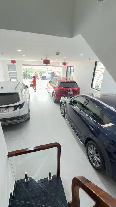 Nhà FrontHouse Bát Khối Long Biên 80m² giá 29 tỷ - Nhà lô góc, thang máy, gara ô tô