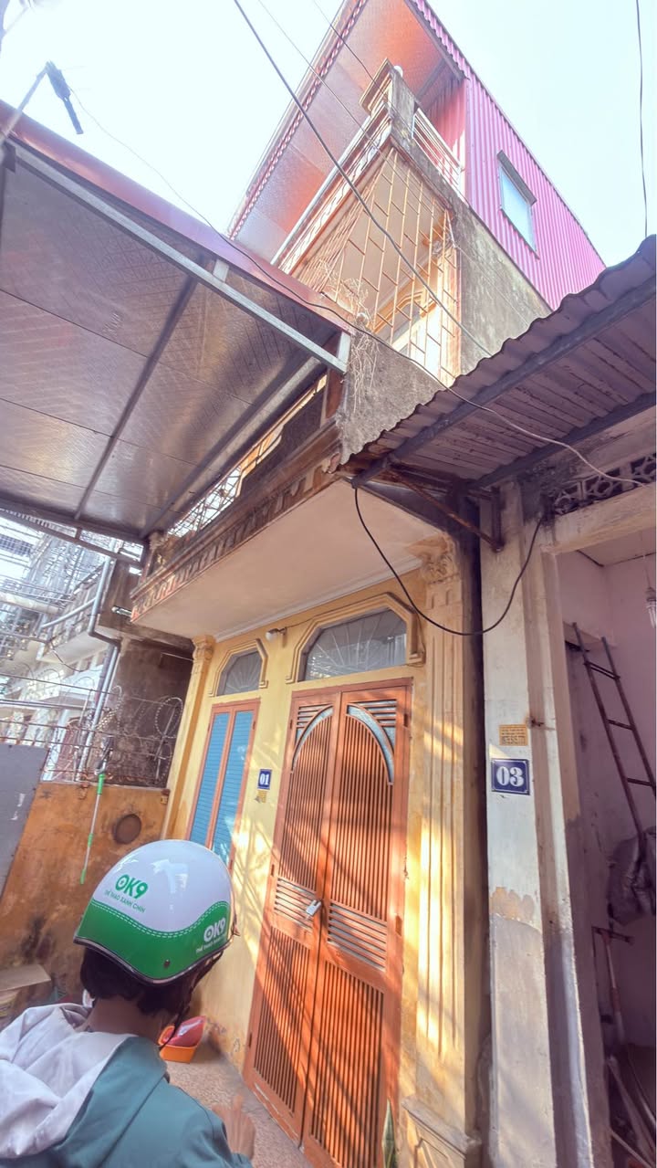 Nhà 3 tầng tặng thêm nhà cấp 4 tại Phường Cao Xanh, Hạ Long 55m² giá 2.4 tỷ - Cơ hội đầu tư tuyệt vời!