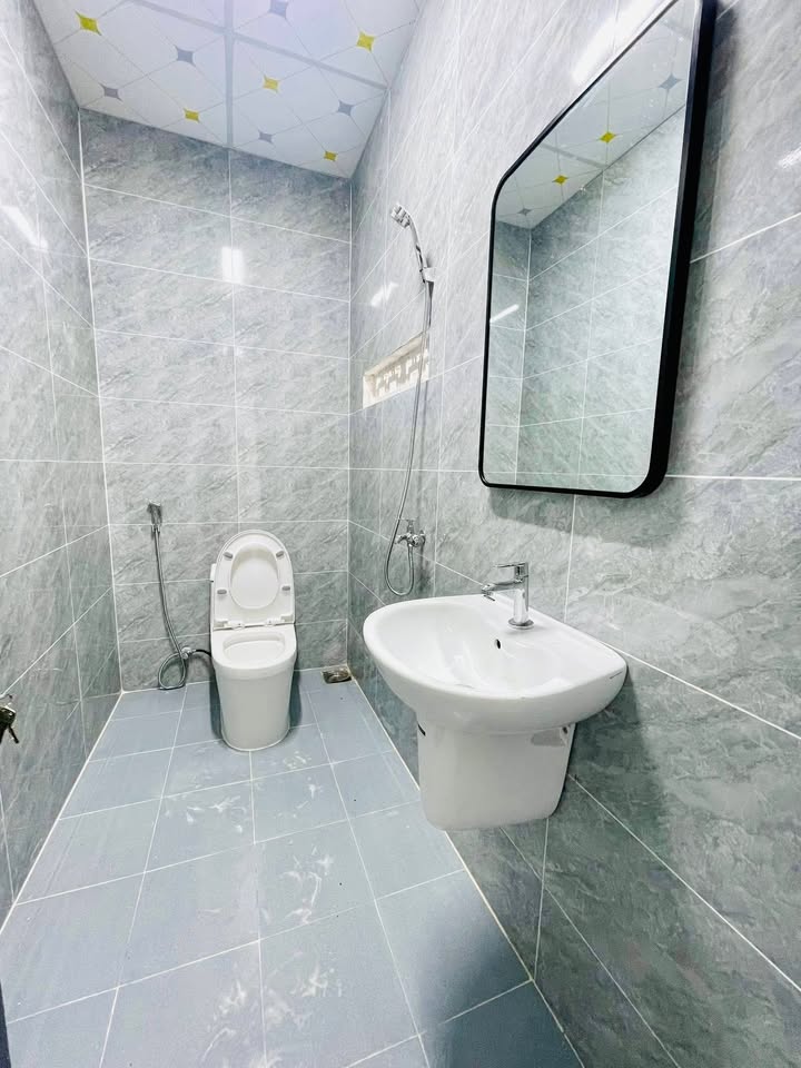 Nhà riêng hẻm 203 Lê Thánh Tôn, Quảng Ngãi 83m² giá 1.59 tỷ - Vị trí siêu trung tâm!