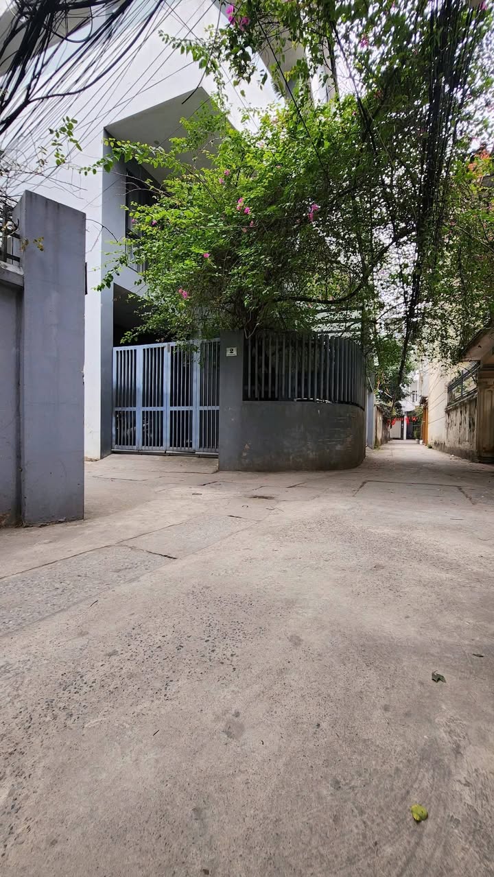 Bán biệt thự Hoàng Hoa Thám, Ngọc Hà 142m² giá 295 triệu - Lô góc ô tô nhỏ, phong thủy tốt!