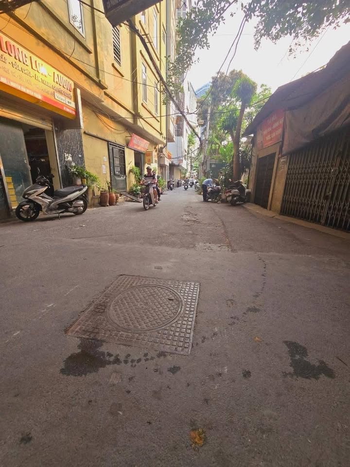 Nhà mặt ngõ kinh doanh Nguyễn Văn Huyên, Cầu Giấy 66m² giá 26.5 tỷ - Đầu tư sinh lời ngay!