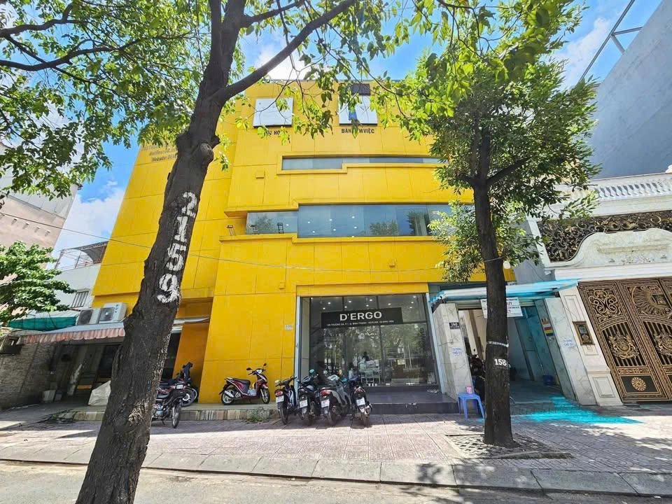 Cho thuê tòa nhà 180 Trường Sa, quận Bình Thạnh, 200m² - Mặt tiền rộng, nổi bật thương hiệu!