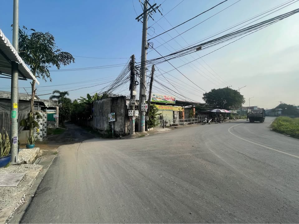 Dãy trọ 9 phòng tại Đức Hòa, Long An 205m² giá 3.4 tỷ - Đầu tư sinh lời ổn định!