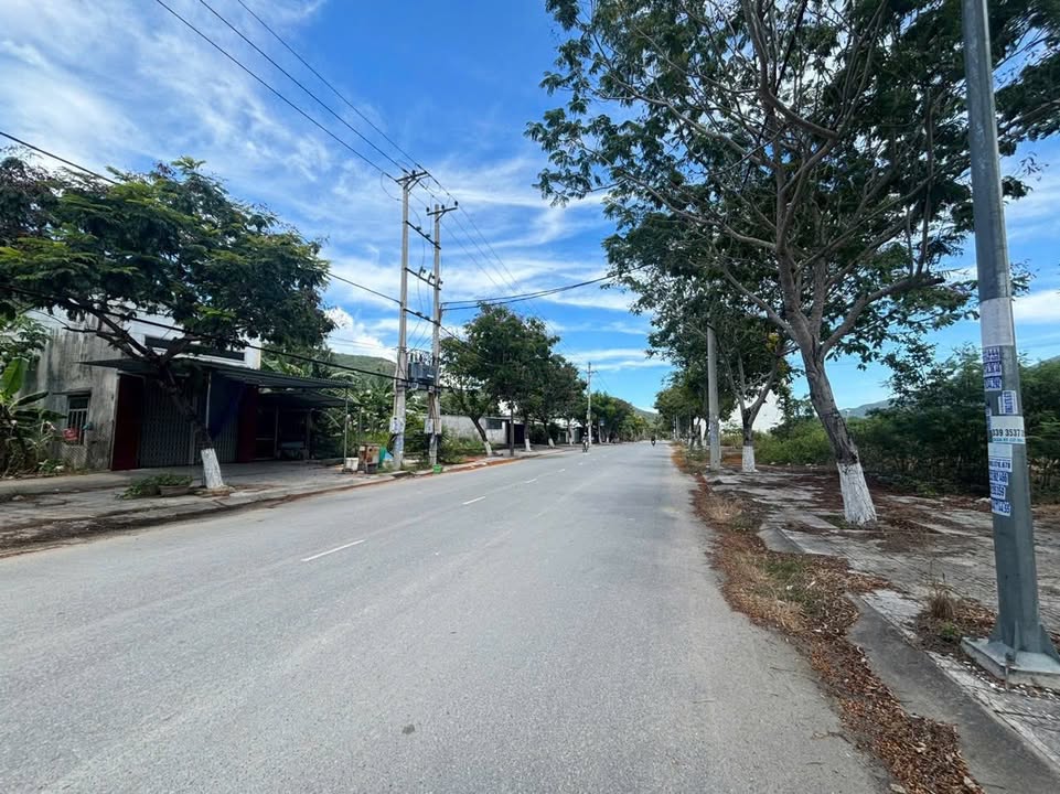 Đất lô góc 2 mặt tiền Thái Khang, Nha Trang 492m² giá chỉ 9.5 tỷ - Cơ hội đầu tư tuyệt vời!