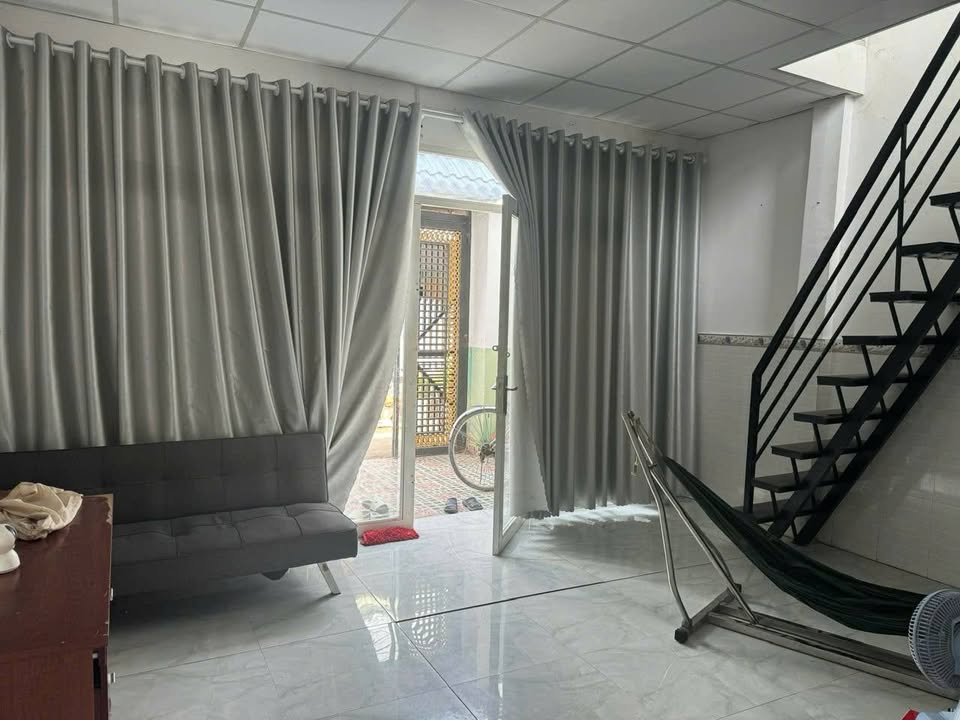 Nhà riêng 65m² tại Ấp Tân Thanh A, Long An - Giá chỉ 950 triệu, sổ hồng chính chủ!