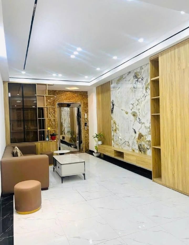 Nhà phân lô Phùng Chí Kiên Cầu Giấy 45m² giá 16 tỷ - Sổ đỏ chính chủ!