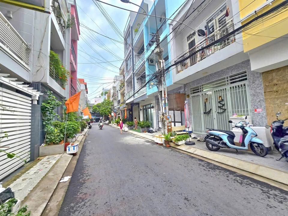 Nhà mặt tiền đường Số 3, Quận 7, 40m² giá 10.5 tỷ - Vị trí đắc địa, sổ hồng riêng!